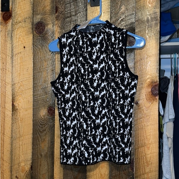 NWT Carmen stylish tank top - Picture 1 of 1